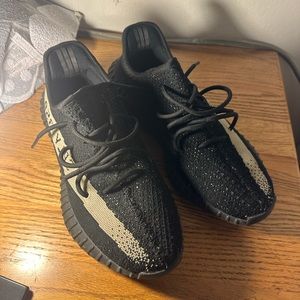 Adidas yeezy boost 350 v2 core black green
